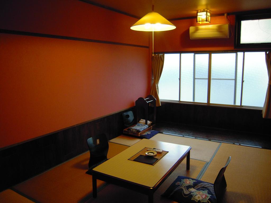 Ryokan Marue Honkan Hitoyoshi Exterior photo